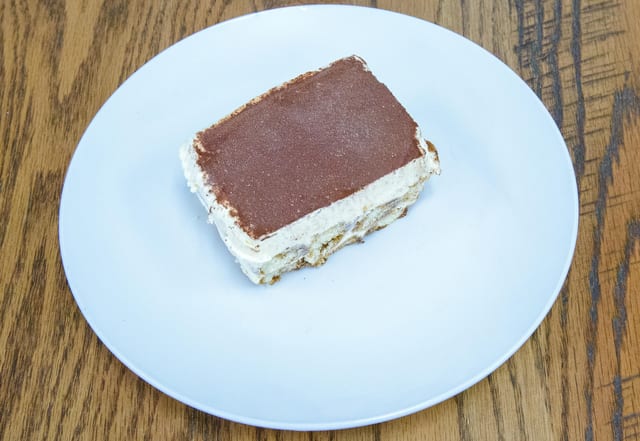 Tiramisu Cake (1).